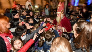 Advent u Zadru: Sveti Nikola razveselio najmlađe Zadrane Advent u Zadru: Sveti Nikola razveselio najmlađe Zadrane