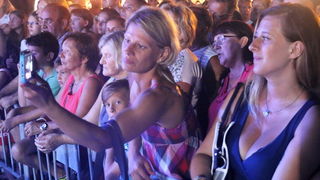 Virsko ljeto 2016: Tomislav Bralić i klapa Intrade oduševili 12 tisuća obožavatelja na virskoj rivi Virsko ljeto 2016: Tomislav Bralić i klapa Intrade oduševili 12 tisuća obožavatelja na virskoj rivi