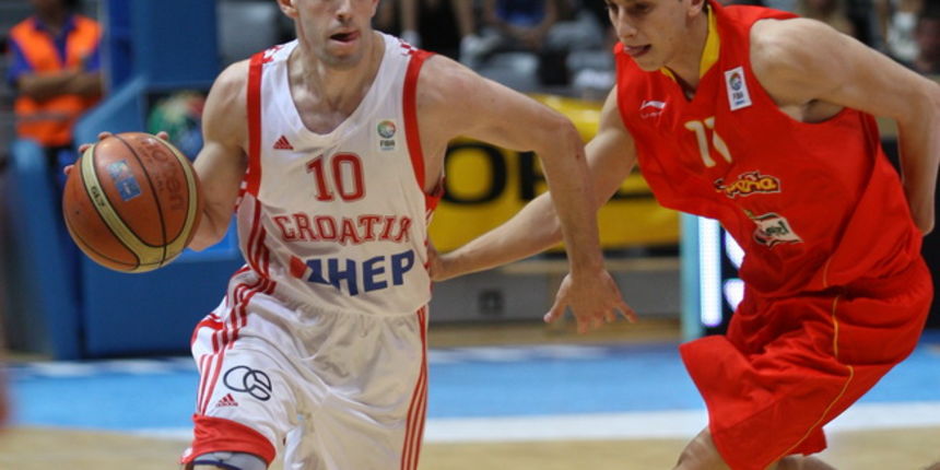 Zadar, 180710.
Dvorana Kresimira Cosica na Visnjiku.
Kosarkaska utakmica za 3.mjesto Prvenstva Europe do 20 godina izmedju Hrvatske i Spanjolske.
Na fotografiji : Toni Prostran u napadu
Foto : Vladimir Ivanov / CROPIX