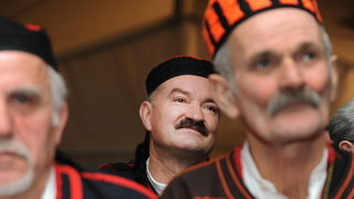 Zadar, 080111.
U Nadinu, selu pokraj Benkovca odrzana je danas
4. Cvitarijada pod nazivom Najbolji cvitarasi od Nina do Knina. Rijec je o natjecanju u kojem je sudjelovalo oko
30-ak samoukih sviraca etno skladbi na usnoj harmonici.
Foto: Andrija Lucic Zadar, 080111.
U Nadinu, selu pokraj Benkovca odrzana je danas
4. Cvitarijada pod nazivom Najbolji cvitarasi od Nina do Knina. Rijec je o natjecanju u kojem je sudjelovalo oko
30-ak samoukih sviraca etno skladbi na usnoj harmonici.
Foto: Andrija Lucic