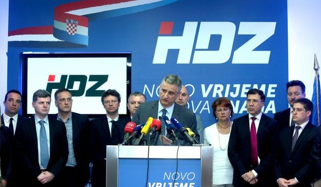 Tomislav Karamarko i HDZ-oovi ministri na konferenciji za tisak. Photo: Patrik Macek/PIXSELL