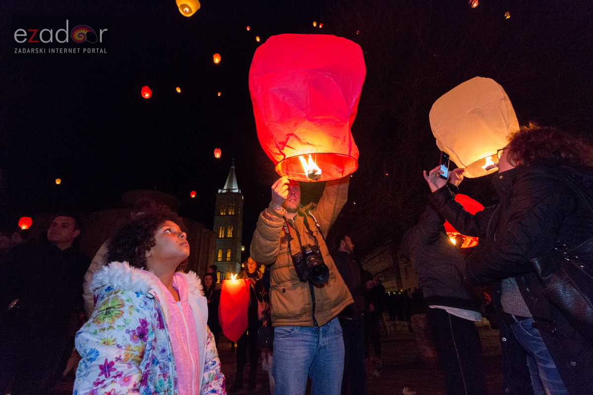 Humanitarni svjetlosni spektakl “Zaželi ljubav” na zadarskom Forumu, 18. veljače 2017. Humanitarni svjetlosni spektakl “Zaželi ljubav” na zadarskom Forumu, 18. veljače 2017.