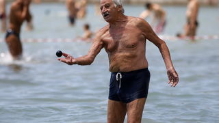 Split, 120611.
Na splitskim Bacvicama odrzano je 7. Prvenstvo svita u piciginu. Naslov pobjednika drugu godinu za redom osvojila je ekipa A1.
Foto: Ante Cizmic / CROPIX Split, 120611.
Na splitskim Bacvicama odrzano je 7. Prvenstvo svita u piciginu. Naslov pobjednika drugu godinu za redom osvojila je ekipa A1.
Foto: Ante Cizmic / CROPIX