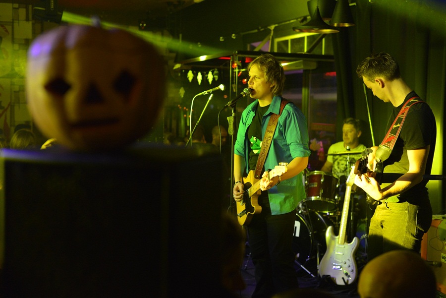 Jura Stublić & Film u Maraschino baru ; foto Iva Perinčić Jura Stublić & Film u Maraschino baru ; foto Iva Perinčić