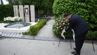 Odavanje počasti Draženu Petroviću povodom 24. obljetnice smrti