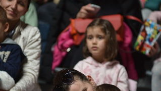 Predstava “Maša i Medvjed” moskovskog Dječjeg kazališta oduševila zadarske mališane Predstava “Maša i Medvjed” moskovskog Dječjeg kazališta oduševila zadarske mališane