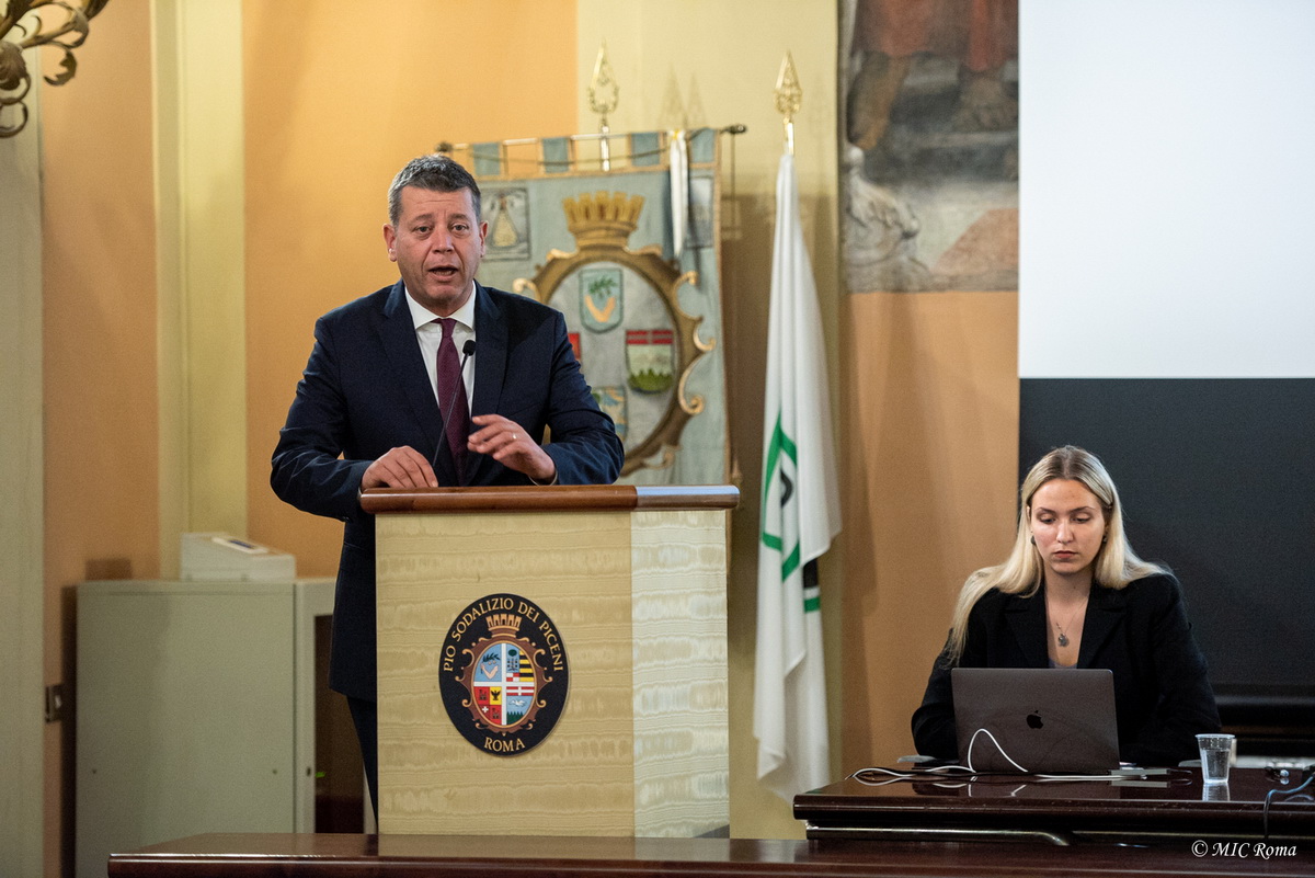 Znanstveni skup Dva glasa, jedna priča u Rimu Znanstveni skup Dva glasa, jedna priča u Rimu