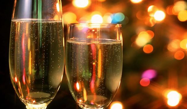 Šampanjac, nova godina, doček nove godine, slavlje, party, tulum, zabava