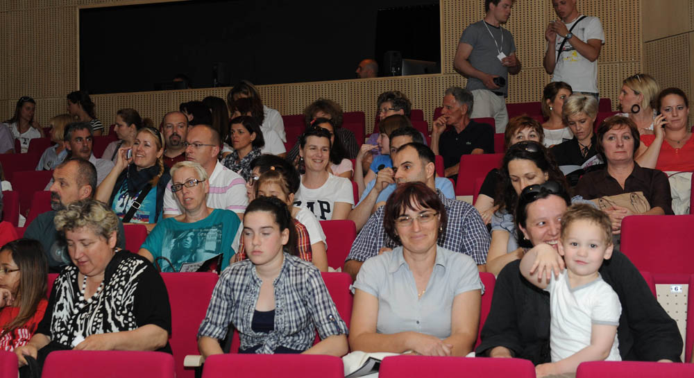 Zadar, 12.5.2012. snimio: Nenad Marčev
1. Zadarski plesni festival
(In memoriam Nives Šimatović-Predovan)
Dvorana Kazališta lutaka Zadar Zadar, 12.5.2012. snimio: Nenad Marčev
1. Zadarski plesni festival
(In memoriam Nives Šimatović-Predovan)
Dvorana Kazališta lutaka Zadar