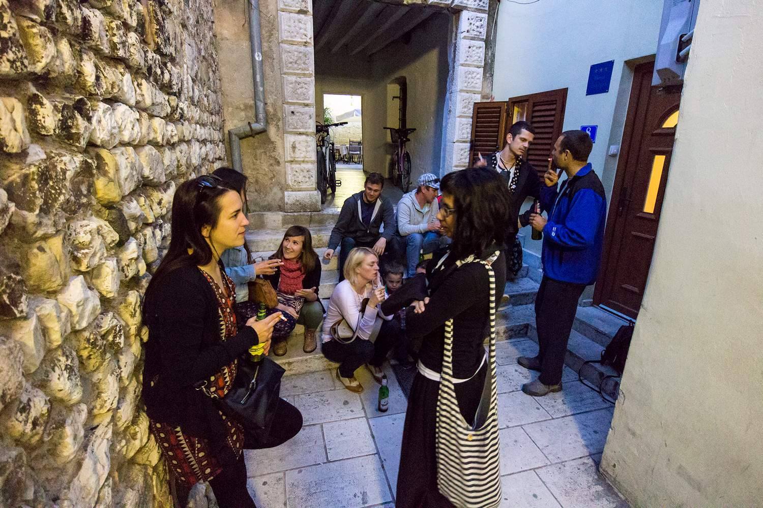 Otvorenje izložbe fotografija Mladena Radolovića Mrlje u PD Paklenica Otvorenje izložbe fotografija Mladena Radolovića Mrlje u PD Paklenica