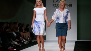 Zagreb, 011011.
Zagrebacki velesajam.
Modna revija Dove Fashion.hr proljece – ljeto 2012.
Na slici: revija Martine Felje za DOVE pod nazivom Nas dvije – Nevena Rendeli
Foto: Biljana Gaurina / CROPIX Zagreb, 011011.
Zagrebacki velesajam.
Modna revija Dove Fashion.hr proljece – ljeto 2012.
Na slici: revija Martine Felje za DOVE pod nazivom Nas dvije – Nevena Rendeli
Foto: Biljana Gaurina / CROPIX