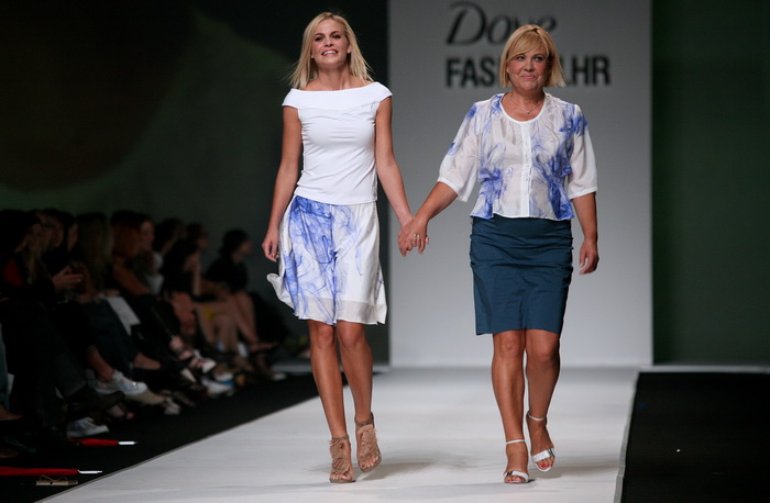 Zagreb, 011011.
Zagrebacki velesajam.
Modna revija Dove Fashion.hr proljece – ljeto 2012.
Na slici: revija Martine Felje za DOVE pod nazivom Nas dvije – Nevena Rendeli
Foto: Biljana Gaurina / CROPIX Zagreb, 011011.
Zagrebacki velesajam.
Modna revija Dove Fashion.hr proljece – ljeto 2012.
Na slici: revija Martine Felje za DOVE pod nazivom Nas dvije – Nevena Rendeli
Foto: Biljana Gaurina / CROPIX