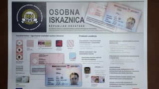 U Ravnateljstvu policije predstavljeni su prijedlozi novih registracijskih tablica za vozila. Ujedno je predstavljeno i vozilo mobilnog ureda za upravne poslove. Photo: Davor Puklavec/PIXSELL U Ravnateljstvu policije predstavljeni su prijedlozi novih registracijskih tablica za vozila. Ujedno je predstavljeno i vozilo mobilnog ureda za upravne poslove. Photo: Davor Puklavec/PIXSELL