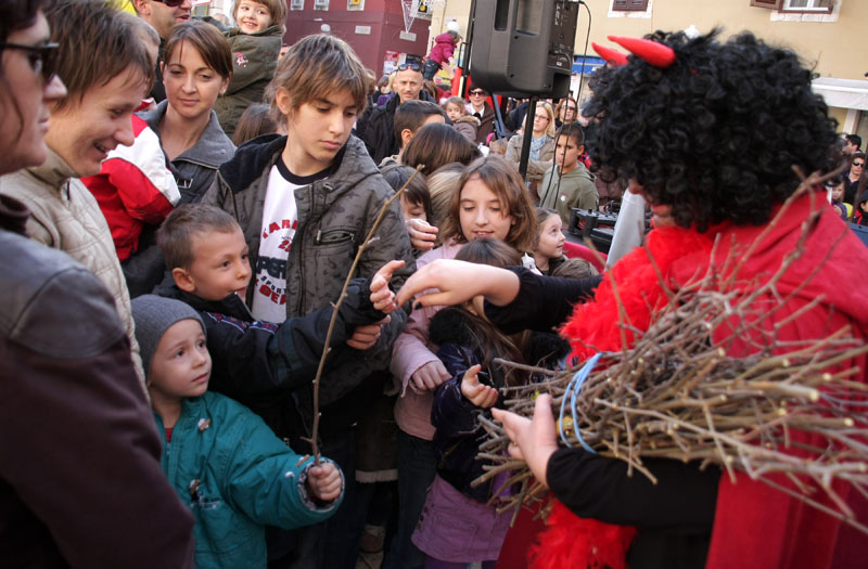 Božićni sajam na Forumu i Sv. Nikola na Narodnom trgu