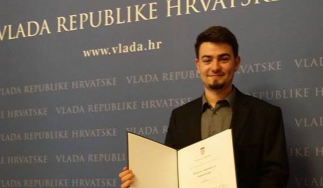 Ministrica Bernardica Juretić Filipu Trezneru uručila Državnu nagradu za volontiranje!