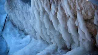 Debeli minusi i orkanska bura zaledili Vransko jezero Debeli minusi i orkanska bura zaledili Vransko jezero