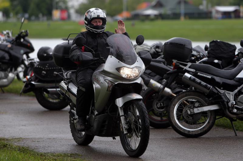 Na jezeru Jarun okupili su se motociklisti iz cijele Hrvatske u sklopu 3. karavane za zivot pod nazivom Bikeri na cesti. Velik broj motociklista zbog loseg vremena nije dosao, no pridruzio im se gradonacelnik Milan Bandic. Photo: Dalibor Urukalovic/PIXSEL