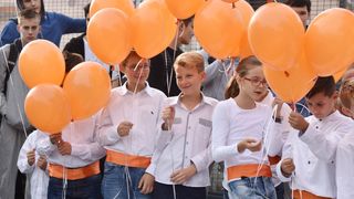 Šibenik: Puštanjem 53 balona obilježen rođendan Dražena Petrovića Šibenik: Puštanjem 53 balona obilježen rođendan Dražena Petrovića