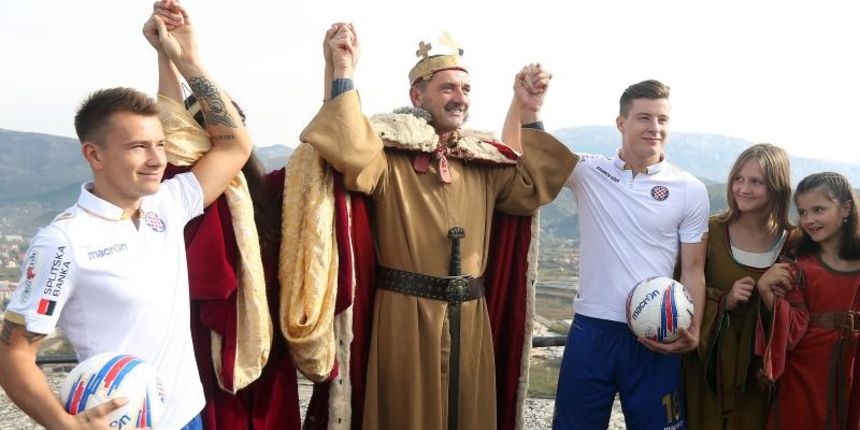 Image 379593 (auto) Image 379593 (auto)