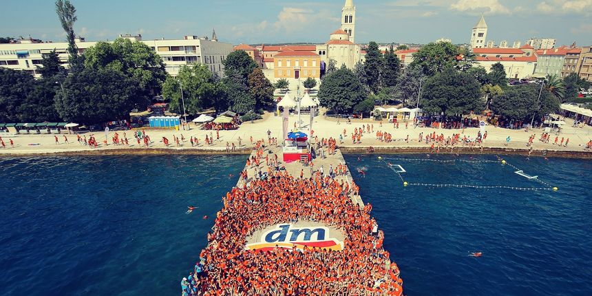 2.800 sudionika na 9. dm Millennium Jumpu, foto: Filip Brala/PIXSELL 2.800 sudionika na 9. dm Millennium Jumpu, foto: Filip Brala/PIXSELL