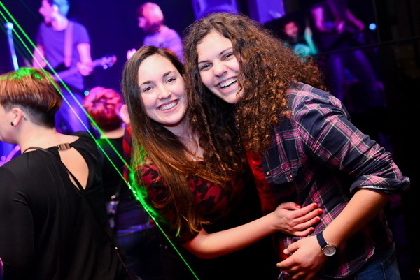 Mjesni Odbor u Maraschino Baru. Foto: Iva Perinčić Mjesni Odbor u Maraschino Baru. Foto: Iva Perinčić