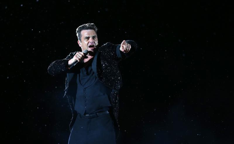 13.08.2013., Zagreb – Britanski pjevac Robbie Williams odrzao je koncert na maksimirskom stadionu u sklopu turneje Take the crown. Photo: Petar Glebov/Pixsell 13.08.2013., Zagreb – Britanski pjevac Robbie Williams odrzao je koncert na maksimirskom stadionu u sklopu turneje Take the crown. Photo: Petar Glebov/Pixsell