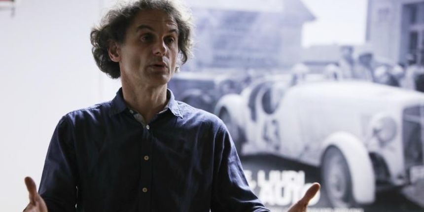 U Muzeju automobila Ferdinand Budicki je povodom Dana branitelja Grada Zagreba otvorena izlozba Vojna vozila u Domovinskom ratu, u sklopu koje se odrzao glazbeno – poetski recital “Grad” posvecen Vukovaru. Odabrane tekstove Sinise Glavasevica iz knjige Pr