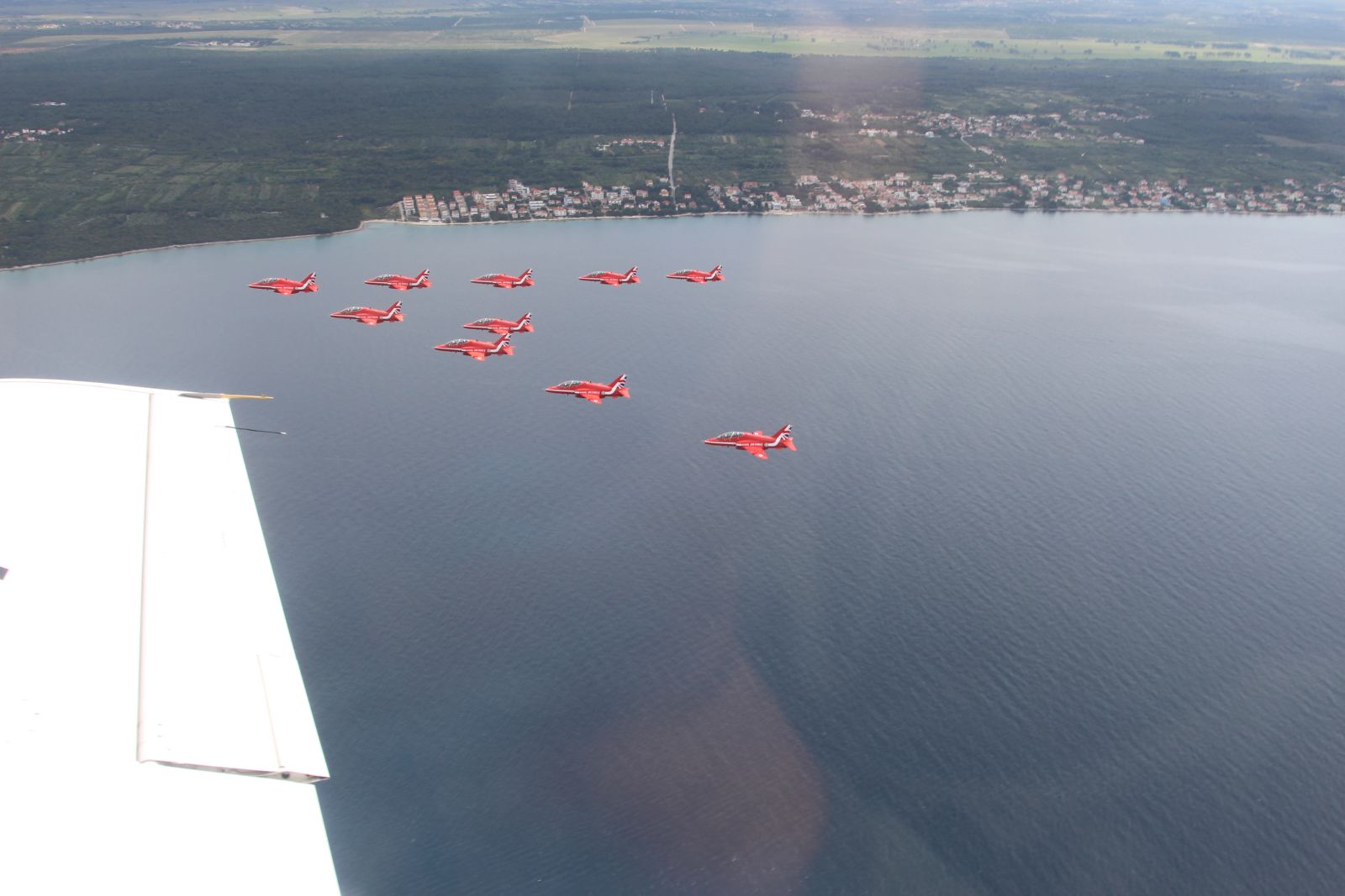 Krila Oluje i Red Arrows preletjeli iznad Zadarskog kanala