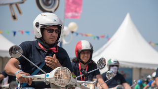 Spektakularni defile vespaša, foto: Vinko Pešić Spektakularni defile vespaša, foto: Vinko Pešić