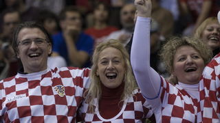 Zaragoza, Spanjolska, 230113.
Gradska dvorana Principe Felipe.
Svjetsko prvenstvo u rukometu za muskarce Spanjolska 2013.
Utakmica cetvrtfinala izmedju reprezentacija Hrvatske i Francuske.
Na fotografiji: hrvatski navijaci.
Foto: Ante Cizmic / CROPIX Zaragoza, Spanjolska, 230113.
Gradska dvorana Principe Felipe.
Svjetsko prvenstvo u rukometu za muskarce Spanjolska 2013.
Utakmica cetvrtfinala izmedju reprezentacija Hrvatske i Francuske.
Na fotografiji: hrvatski navijaci.
Foto: Ante Cizmic / CROPIX