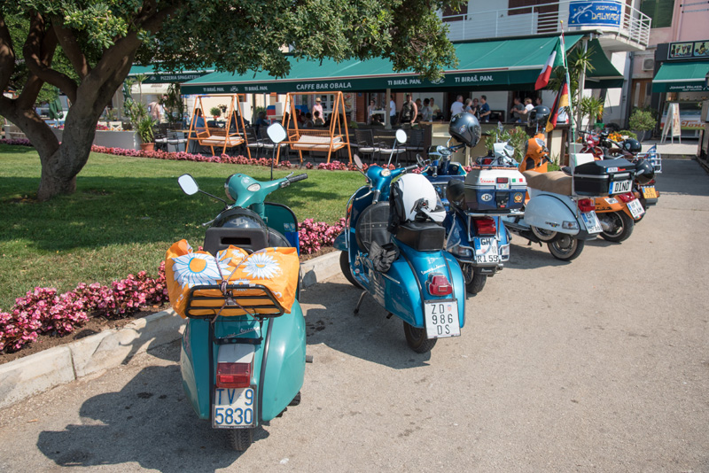 Vespaši zauzeli Biograd, foto: Vinko Pešić