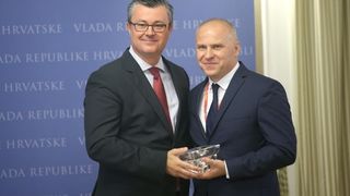 Predsjednik tehnicke Vlade Tihomir Oreskovic primio je predstavnike Europskih sveucilisnih igra Zagreb-Rijeka 2106. Tihomir Oreskovic, Adam Roczek Predsjednik tehnicke Vlade Tihomir Oreskovic primio je predstavnike Europskih sveucilisnih igra Zagreb-Rijeka 2106. Tihomir Oreskovic, Adam Roczek