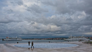 Pozdrav suncu prekriven ledenim pokrivacem 26. studenog 2010, Foto: Leo Banic