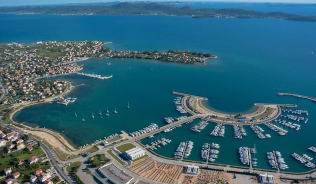 Let iznad Sukošana i Marine Dalmacija, Foto: Dino Stanin/PIXSELL