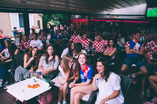 Euro 2016: Utakmica između Hrvatske i Češke gledala se u brojnim zadarskim lokalima i kafićima.