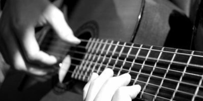 Gitaristički recital Tvrtka Sarića, foto: www.sibenik.in Gitaristički recital Tvrtka Sarića, foto: www.sibenik.in