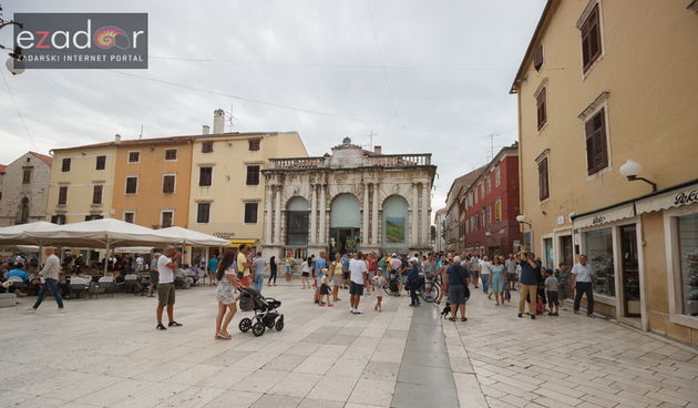 Đir po gradu 1. rujna 2017. Gradska loža, Narodni trg
