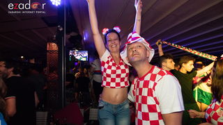 Čudesna noć: Velika fešta ulicama Zadra nakon plasmana Vatrenih u finale SP Čudesna noć: Velika fešta ulicama Zadra nakon plasmana Vatrenih u finale SP