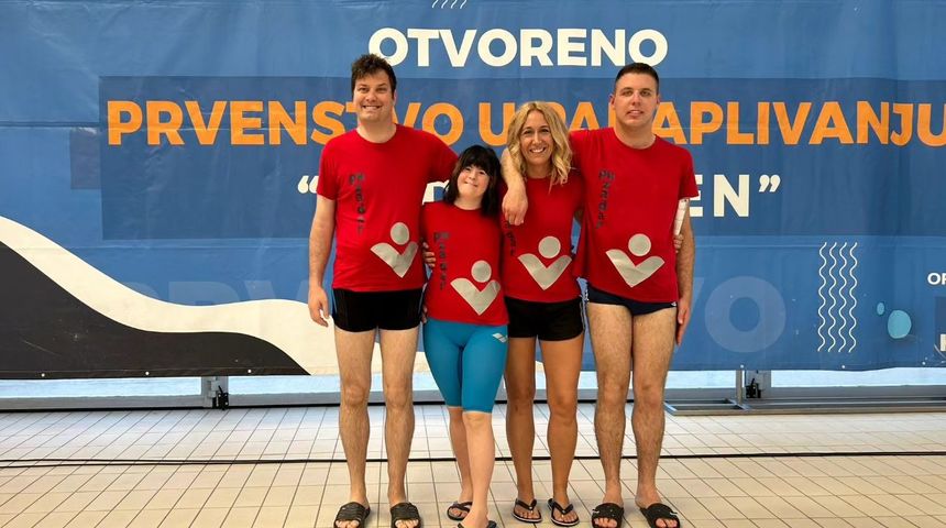 Lucija Mijolović i Joško Klarin osvojili pet medalja na 8. Otvorenom prvenstvu u paraplivanju u Zadru Lucija Mijolović i Joško Klarin osvojili pet medalja na 8. Otvorenom prvenstvu u paraplivanju u Zadru