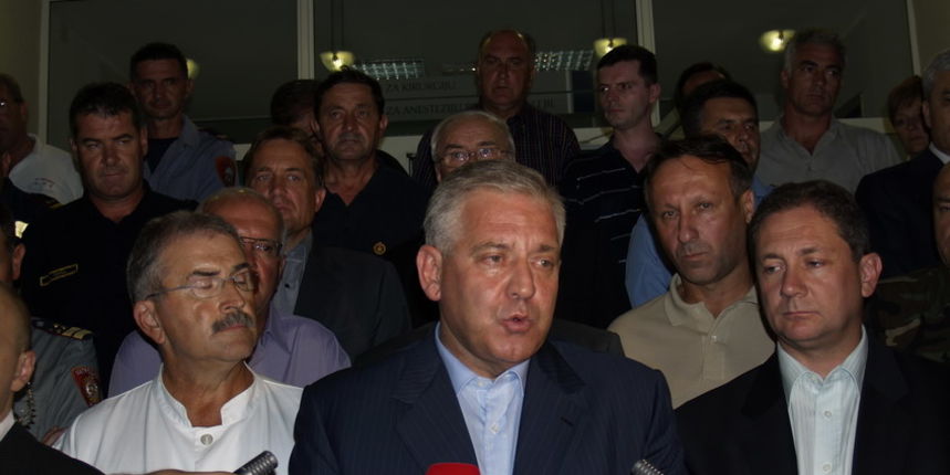 Sanader u posjeti ozljedjenim vatrogascima Sanader u posjeti ozljedjenim vatrogascima