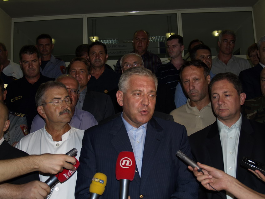 Sanader u posjeti ozljedjenim vatrogascima