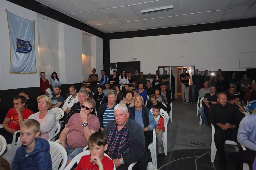 Bibinje: Predstavljena knjiga “Bitka za Vukovar” Damira Plavšića. Foto: Leo Banić Bibinje: Predstavljena knjiga “Bitka za Vukovar” Damira Plavšića. Foto: Leo Banić