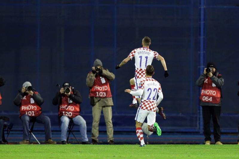 Image 379835 (auto) Image 379835 (auto)