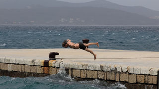 Kupači na zadarskoj rivi 19. svibnja 2013.  Foto: Roberto Lerga