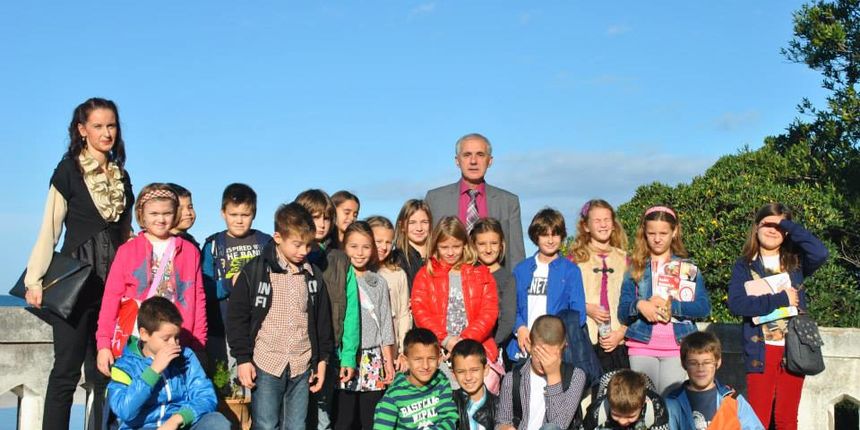 Učenici 3E razreda OŠ Šimuna Kožičića Benje posjetili župana Stipu Zrilića, foto: Zadarska županija Učenici 3E razreda OŠ Šimuna Kožičića Benje posjetili župana Stipu Zrilića, foto: Zadarska županija