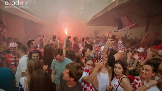 Navijačko ludilo u Zadru za vrijeme i nakon finala Svjetskog prvenstva Navijačko ludilo u Zadru za vrijeme i nakon finala Svjetskog prvenstva