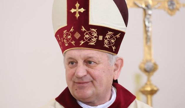Mons. Jure Bogdan, novoimenovani vojni ordinarij u Republici Hrvatskoj, zaredjen je za biskupa u konkatedralnoj crkvi Sv. Petra. Zaredio ga je nadbiskup splitsko-dalmatinski Marin Barisic.