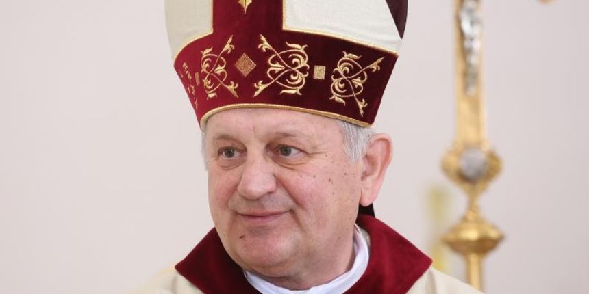 Mons. Jure Bogdan, novoimenovani vojni ordinarij u Republici Hrvatskoj, zaredjen je za biskupa u konkatedralnoj crkvi Sv. Petra. Zaredio ga je nadbiskup splitsko-dalmatinski Marin Barisic.