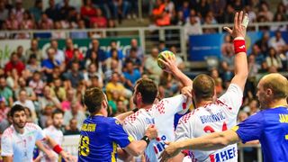 U doista sjajnoj atmosferi koju je stvorilo oko 5000 navijača iz cijele Hrvatske, naši su rukometni reprezentativci remizirali sa Švedskom i to s rezultatom 25-25. Bila je to ‘kaubojima’ pretposljednja pripremna utakmica uoči Olimpijskih igara