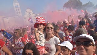 Tisuće Zadrana na Forumu navijalo za Vatrene u finalu Svjetskog prvenstva Tisuće Zadrana na Forumu navijalo za Vatrene u finalu Svjetskog prvenstva